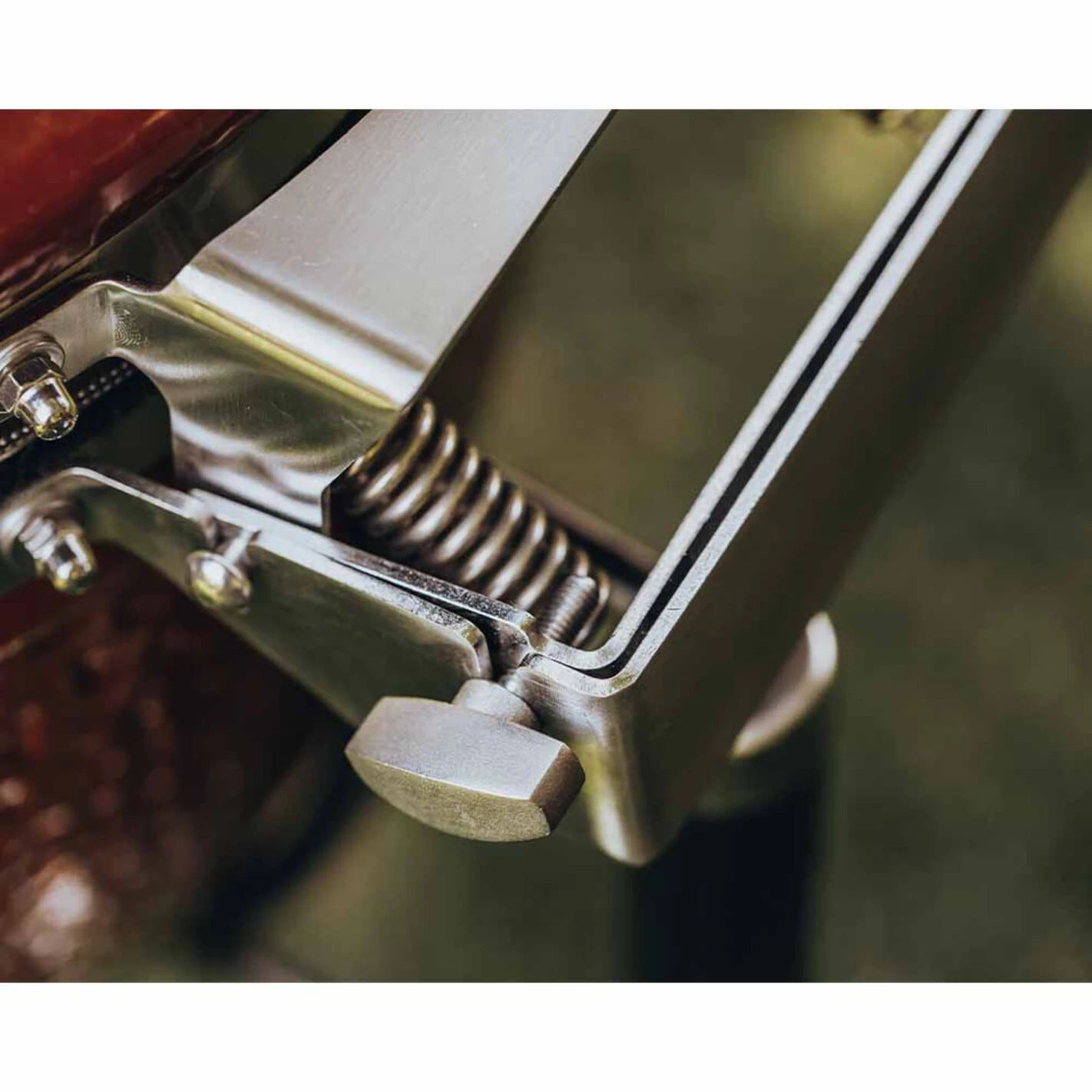 Barbecue Kamado JUNIOR Pro 2.0 Noir + Chariot - Monolith* 9 Barbecue Kamado JUNIOR Pro 2.0 Noir + Chariot - Monolith* - Image 8