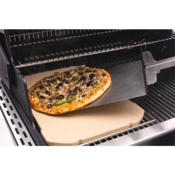 Pierre à Pizza L32,3 X L44,3 Cm Baron/Crown - Broil King -Outdoorchef Shop pierre pizza rectangulaire broil king 0062703698427 3