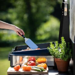 Plancha Enosign 65 Inox Et Noir Avec Capot - ENO* 19 Plancha Enosign 65 Inox Et Noir Avec Capot - ENO* -Outdoorchef Shop plancha enosign 65 inox et noir capot 3224780041207 8