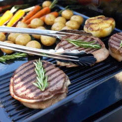 Combo Plancha Gaz Pure Grill 260 Edition Rouge (chariot + Capot) - Le Marquier -Outdoorchef Shop plancha pure edition rouge capot le marquier 3339380163805 2
