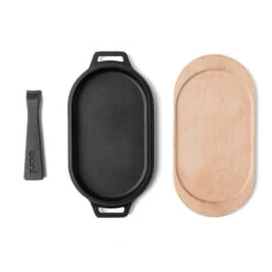 Poêle Ovale Fonte + Manche Amovible + Base En Bois - Ooni 12 Poêle Ovale Fonte + Manche Amovible + Base En Bois - Ooni -Outdoorchef Shop poele ovale fonte ooni 5060568342023 3